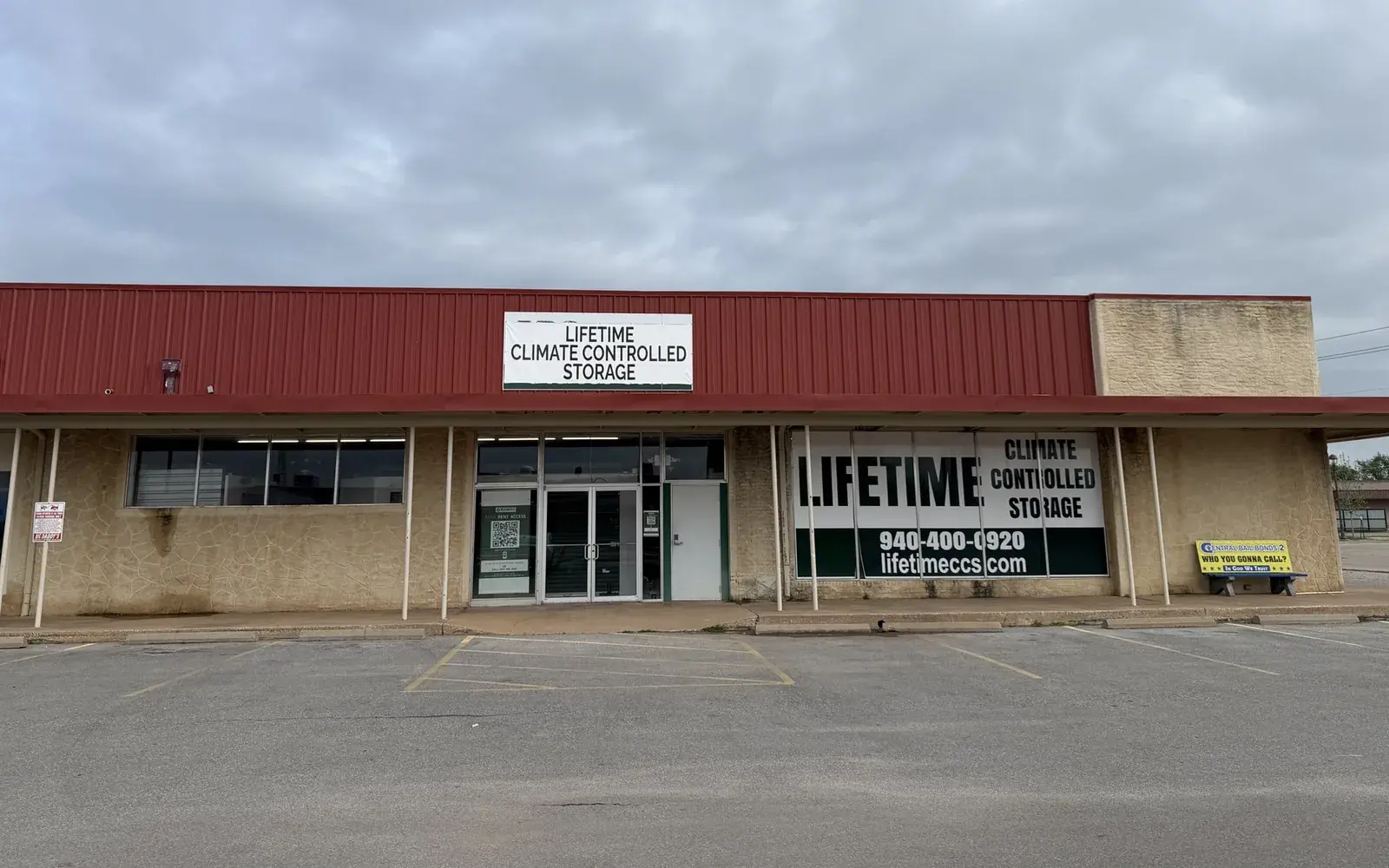 Lifetime Climate Controlled Storage storefront on Park Ave in Iowa Park